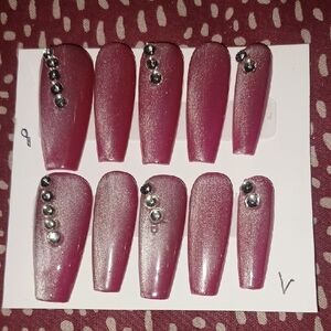 Hand Crafted Pink Press-On Nails with Chic Design